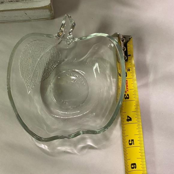 Art Glass Apple Bowl KIG Textured Leaf Dessert Trinket Dish Indonesia Vntg - Picture 4 of 6